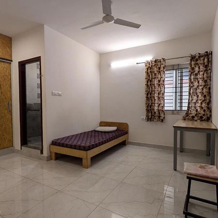 Ashraya Hostel Бангалор Екстериор снимка